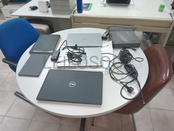 Mobiliário · Equipamentos