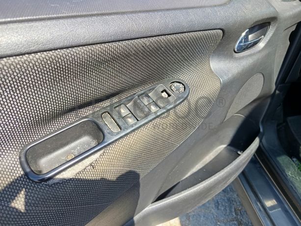 Peugeot 207 · Ano 2009