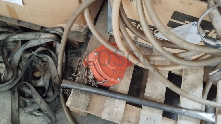 Estantes Metálicas · Equipamentos