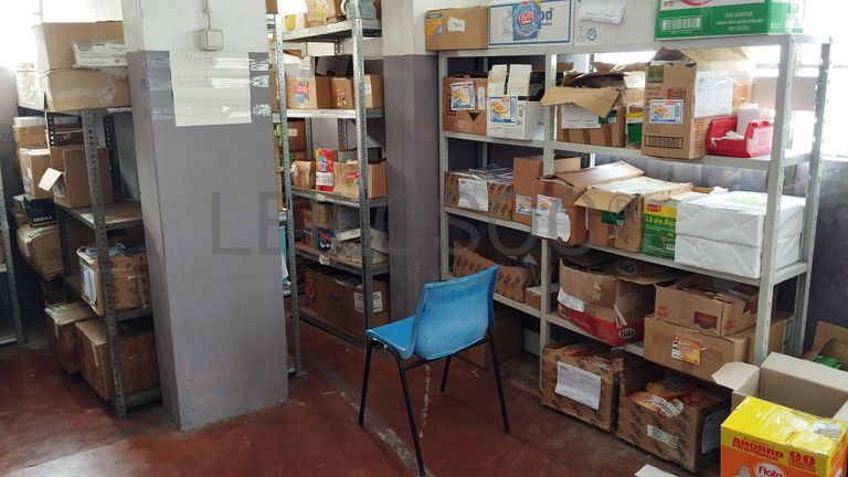 Estantes Metálicas · Equipamentos