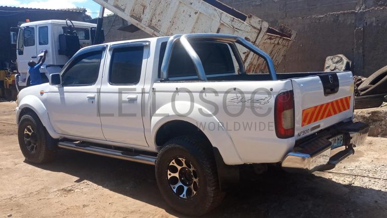 Nissan Hardbody NP 300