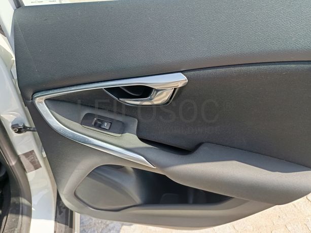 Volvo V40 D2 Cross Country · Ano 2016