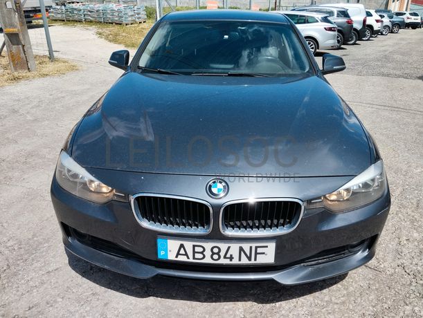 BMW 318 D · Ano 2015