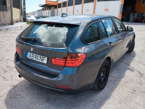 BMW 318 D · Ano 2015