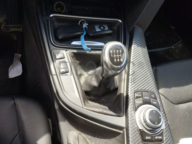 BMW 318 D · Ano 2015