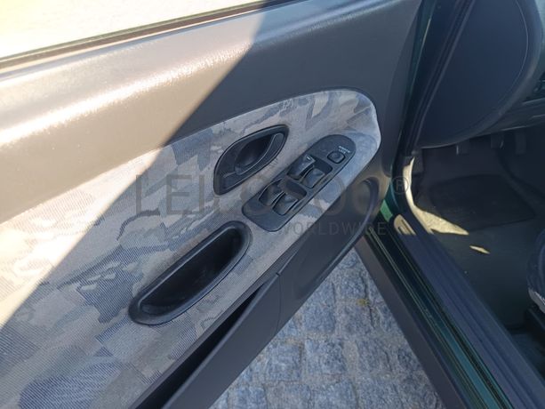 Mitsubishi Carisma · Ano 1999