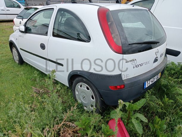Opel Corsa 1.7 DI · Ano 2002