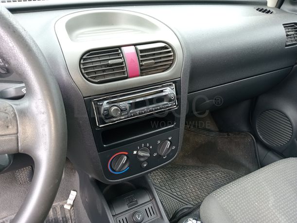 Opel Corsa 1.7 DI · Ano 2002