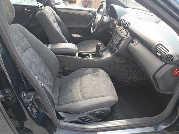Mercedes-Benz C220 · Ano 2002