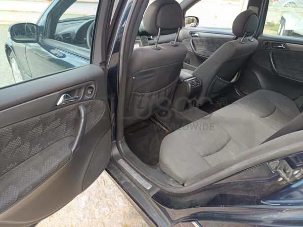 Mercedes-Benz C220 · Ano 2002