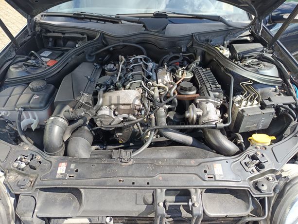 Mercedes-Benz C220 · Ano 2002