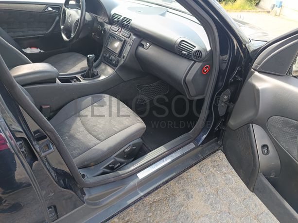 Mercedes-Benz C220 · Ano 2002