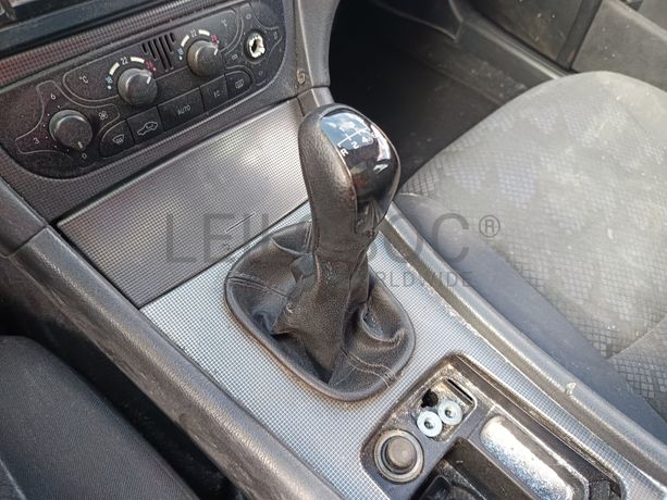 Mercedes-Benz C220 · Ano 2002