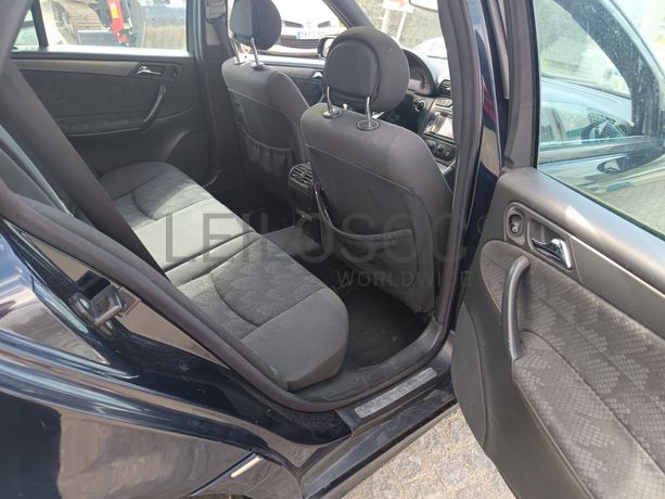 Mercedes-Benz C220 · Ano 2002