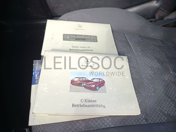Mercedes-Benz C220 · Ano 2002