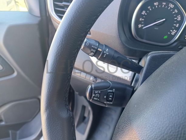 Peugeot Traveller · Ano 2019