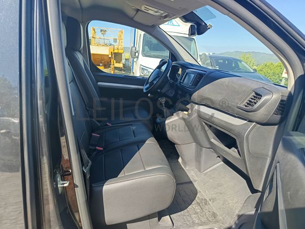 Peugeot Traveller · Ano 2019