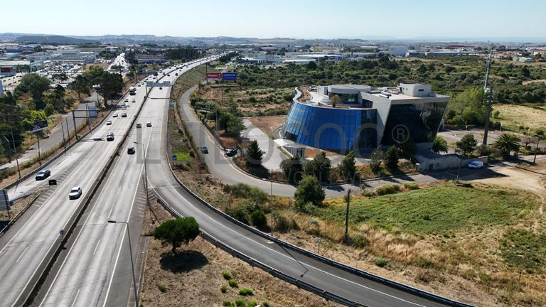 Edifício de Escritórios + Recheio · Sintra