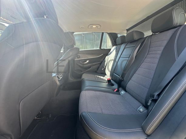 Mercedes-Benz E300 de · Ano 2020