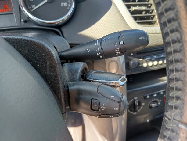 Peugeot 207 · Ano 2007