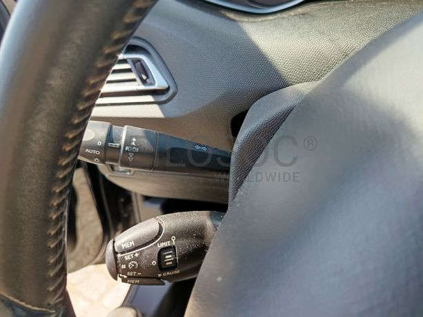 Peugeot 308 · Ano 2015 