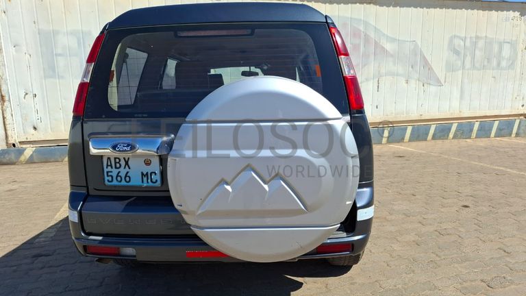 Ford Everest - 2012