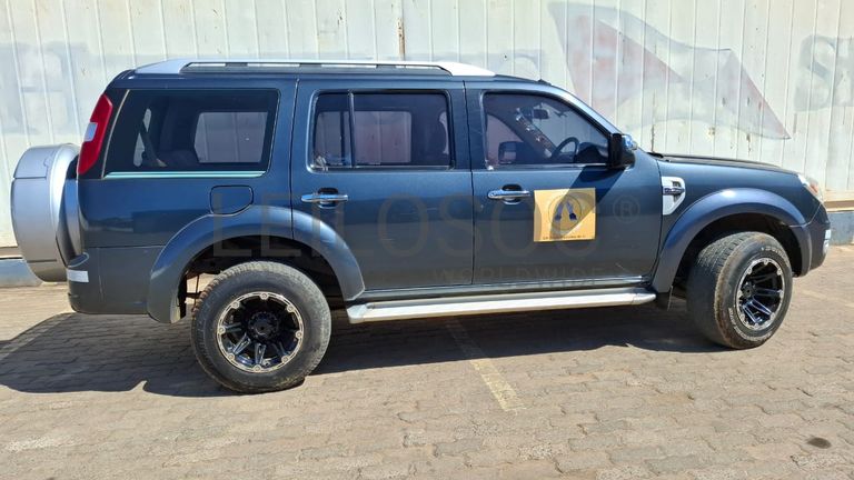 Ford Everest - 2012