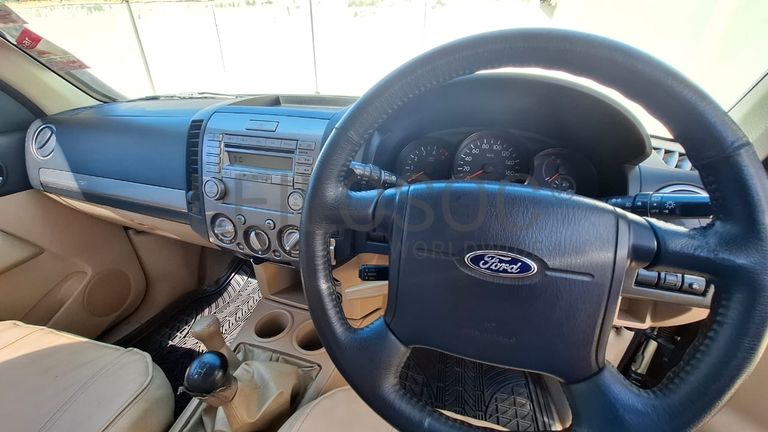 Ford Everest - 2012