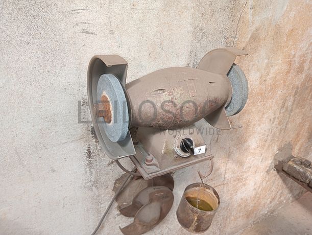 Máquinas de furar · Guilhotina · Esmeril