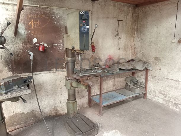 Máquinas de furar · Guilhotina · Esmeril