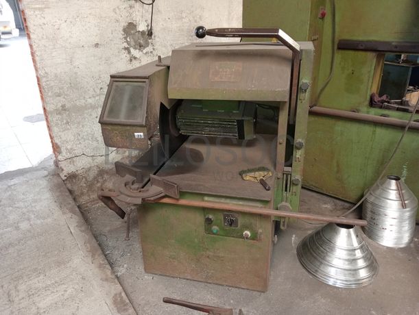 Máquina de soldar · Serrote de disco