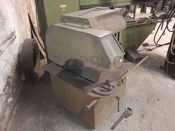 Máquina de soldar · Serrote de disco