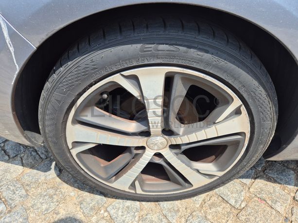 Peugeot 308 SW · Ano 2015