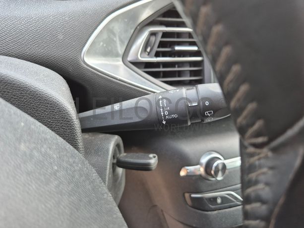 Peugeot 308 SW II 1.6 Blue HDI · Ano 2014