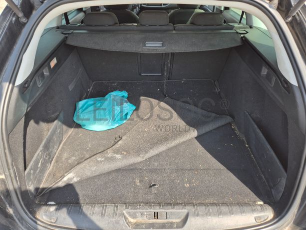 Peugeot 308 SW II 1.6 Blue HDI · Ano 2014