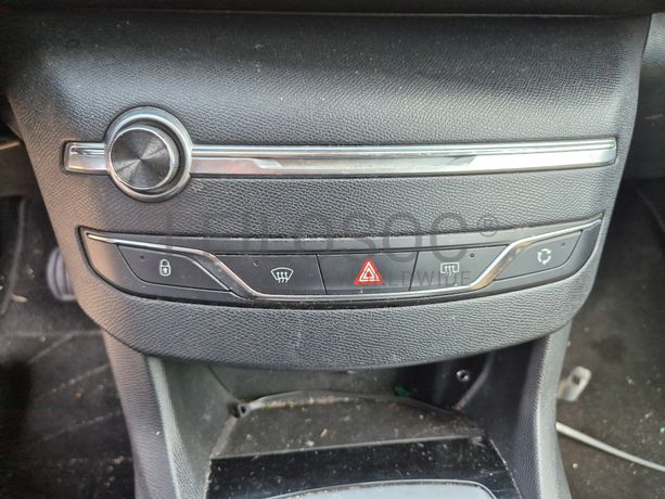 Peugeot 308 SW II 1.6 Blue HDI · Ano 2014