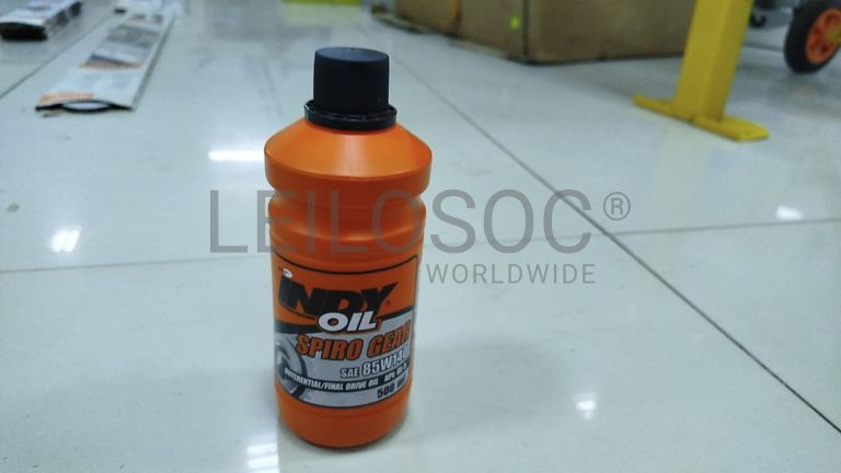 Diversos Óleo e Um Anti-Congelante