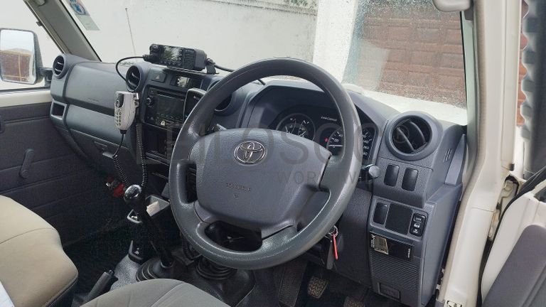 Toyota Land Cruiser 79-3,20m
