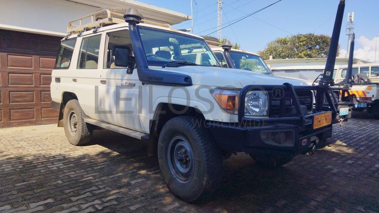 Toyota Land Cruiser LC76HZJ76R - 2,70m