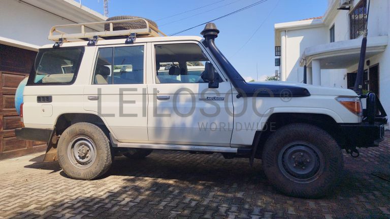 Toyota Land Cruiser LC76HZJ76R - 2,70m