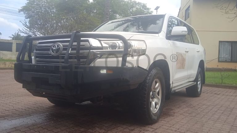 Toyota Land Cruiser - 2015