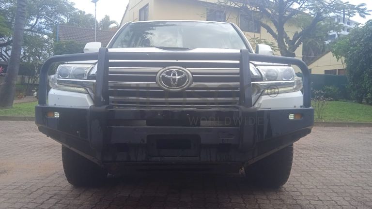 Toyota Land Cruiser - 2015