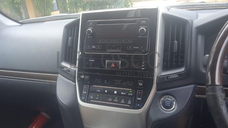 Toyota Land Cruiser - 2015