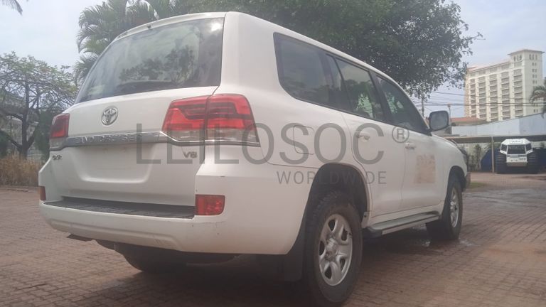 Toyota Land Cruiser - 2015