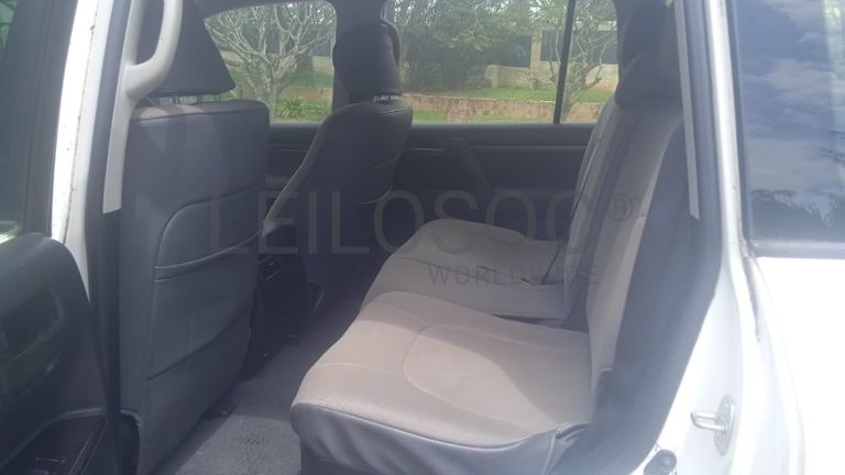 Toyota Land Cruiser - 2015