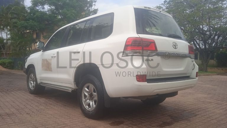 Toyota Land Cruiser - 2015