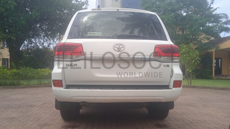 Toyota Land Cruiser - 2015