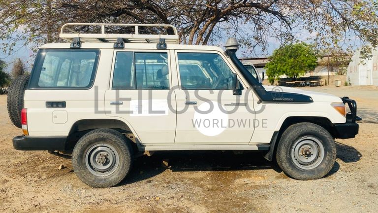 Toyota Land Cruiser - 2015