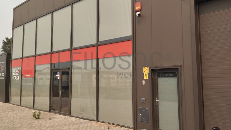 Estabelecimento Comercial com Recheio · Tortosendo, Covilhã