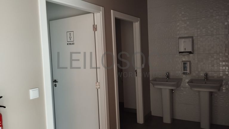 Estabelecimento Comercial com Recheio · Tortosendo, Covilhã